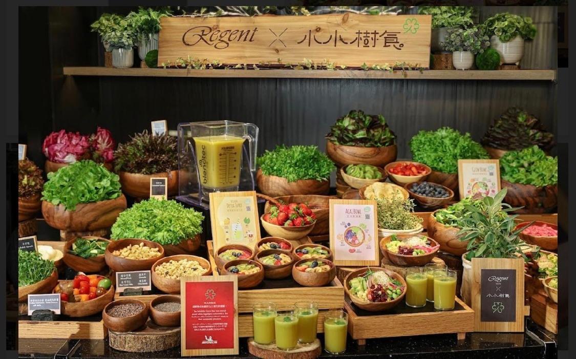 Hotel Regent Taipeh Exterior foto A salad bar in a restaurant