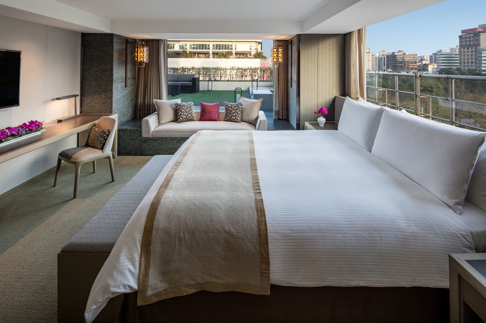 Hotel Regent Taipeh Exterior foto A suite at the hotel