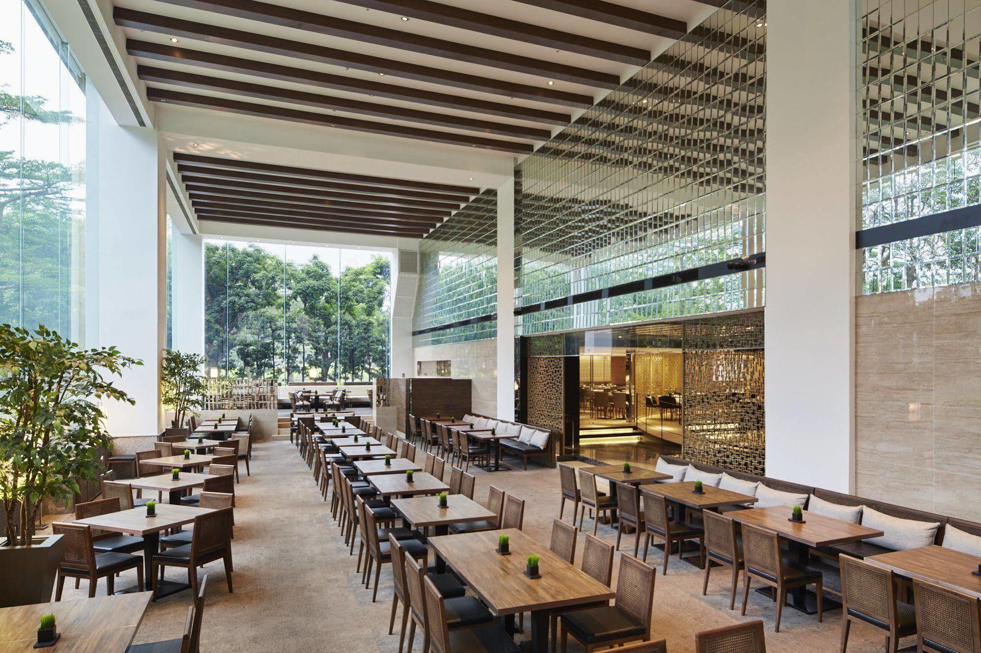 Hotel Regent Taipeh Exterior foto The Lounge at Changi Airport